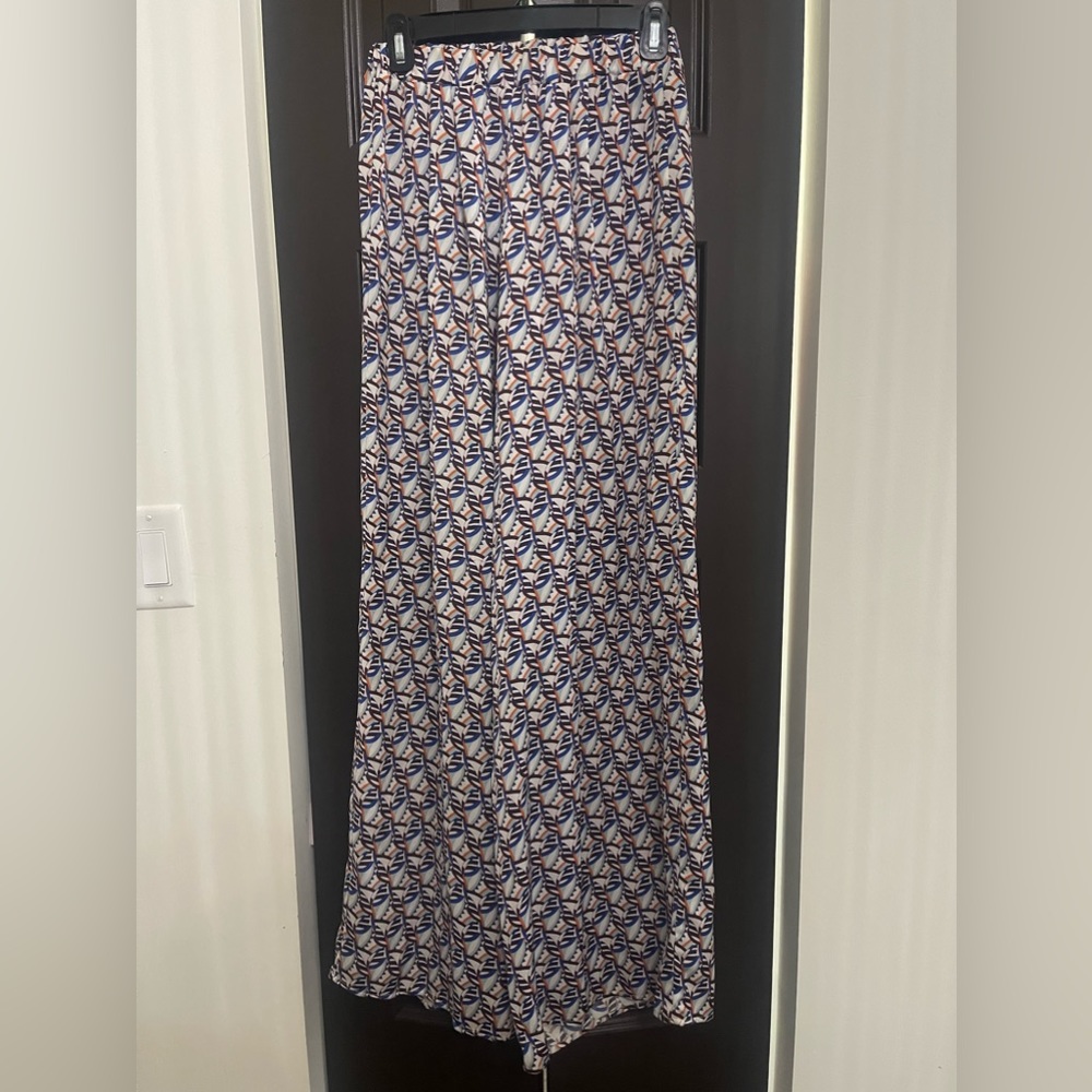 ALEXIS - Multi colored silk palazzo pants. Worn once. Great condition. Size S